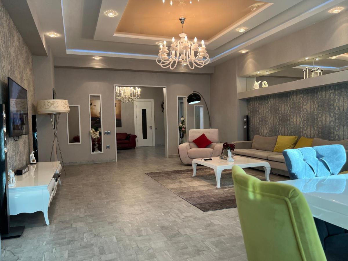 Megafun Luxury Family Apartment บากู ภายนอก รูปภาพ